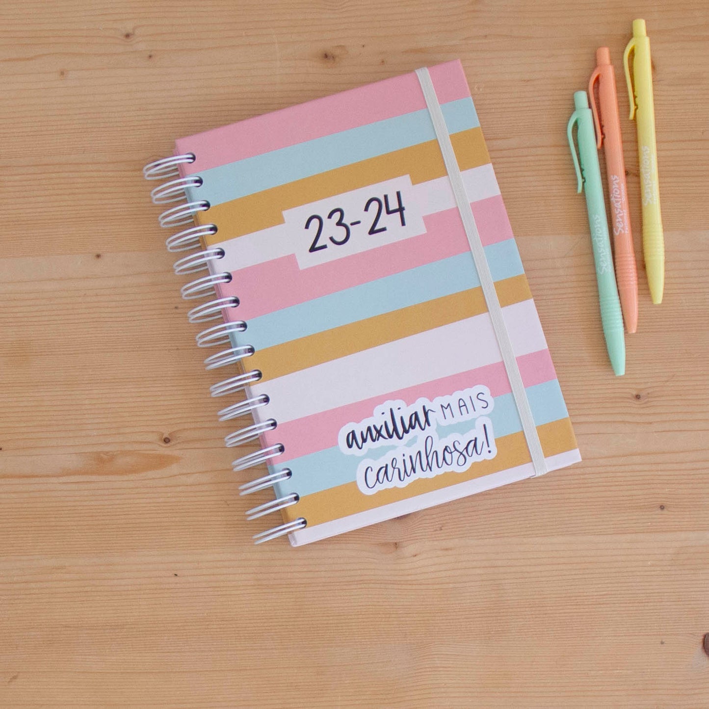 Agenda A5 Semanal 23/24 CAPA DURA Auxiliar Mais Carinhosa!
