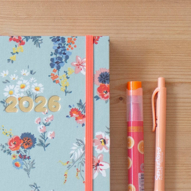 PRÉ-VENDA Agenda A5 Diária 2026 Tecido 1000