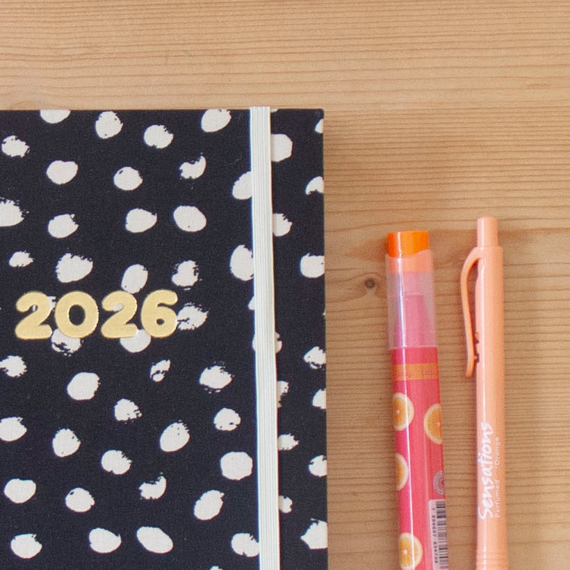 PRÉ-VENDA Agenda A5 Diária 2026 Tecido 1006