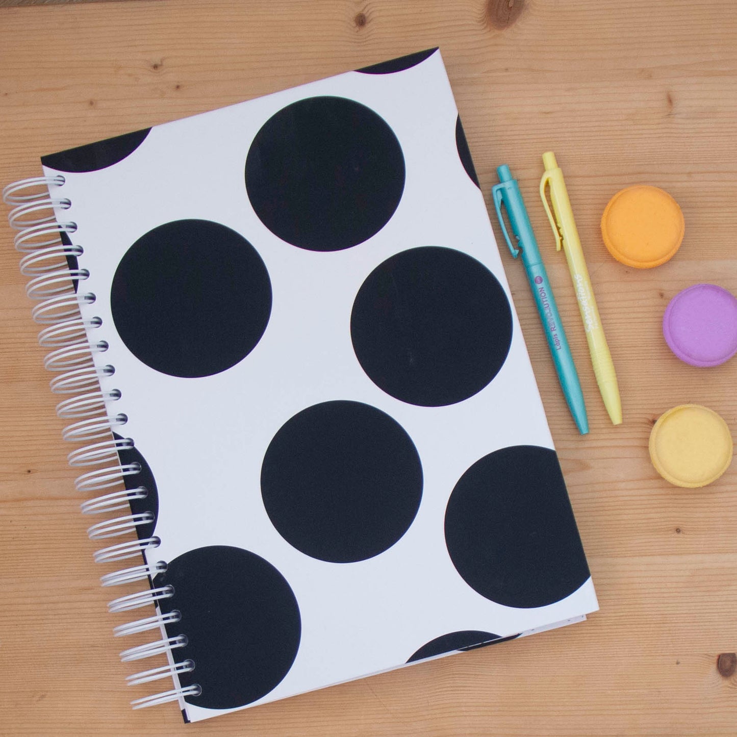 Caderno A4 Capa Dura Pautado BIG DOTS BLACK