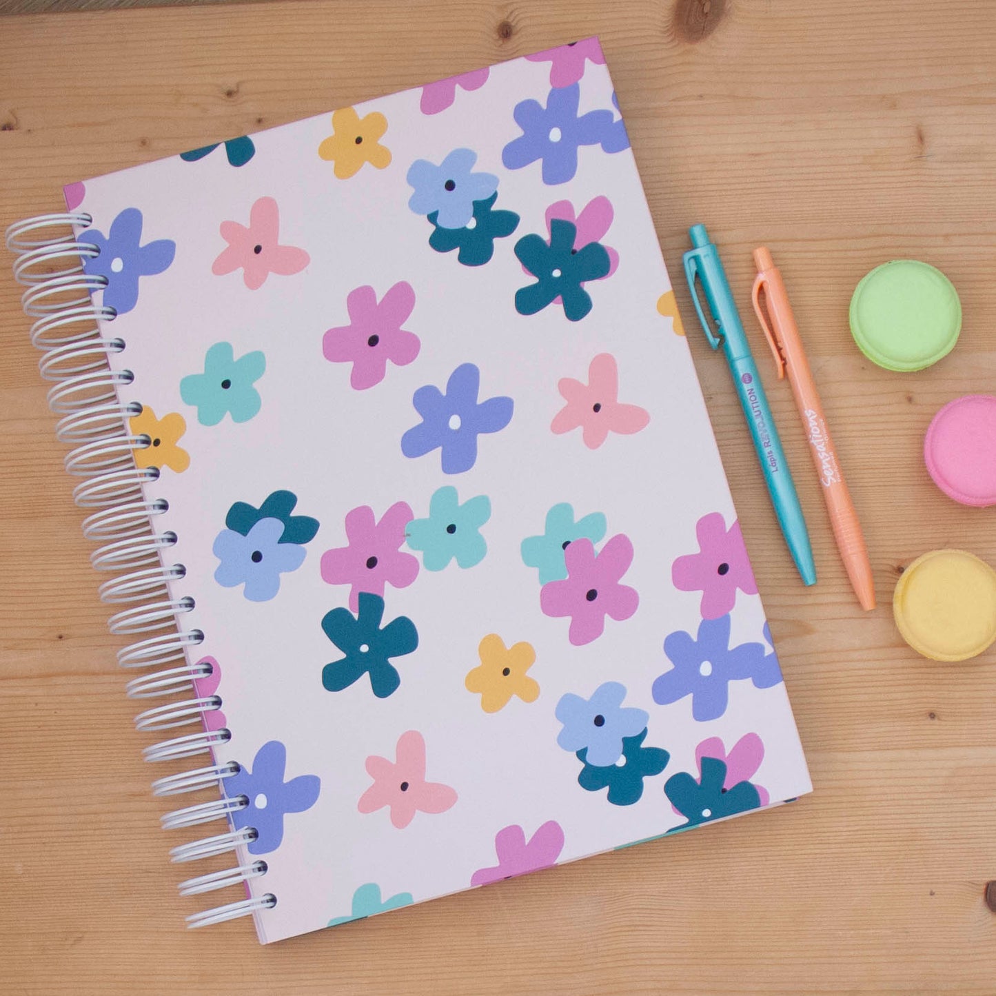 Caderno A4 Capa Dura Pautado RITA