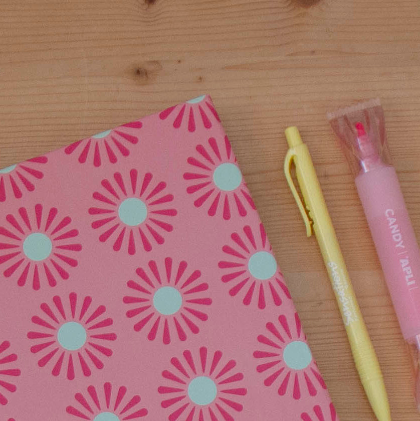 Caderno A4 Capa Dura Pautado PINK LOTUS