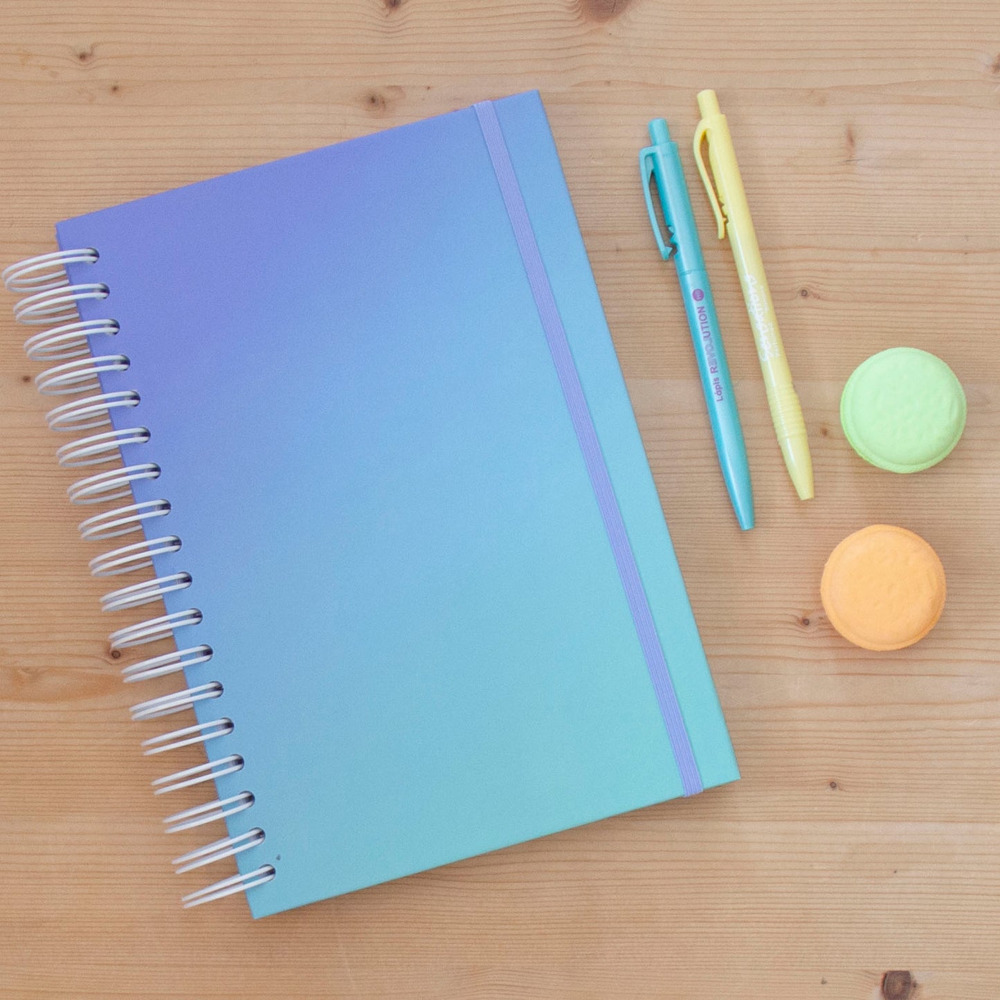 Caderno 17 x 24,5 cm (pautado) SKY