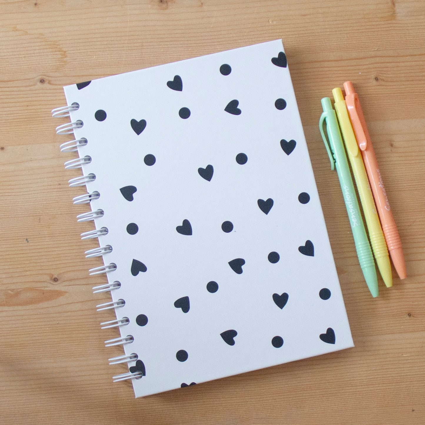 Caderno A5 Capa Dura Pautado (100 FL) BW HEARTS