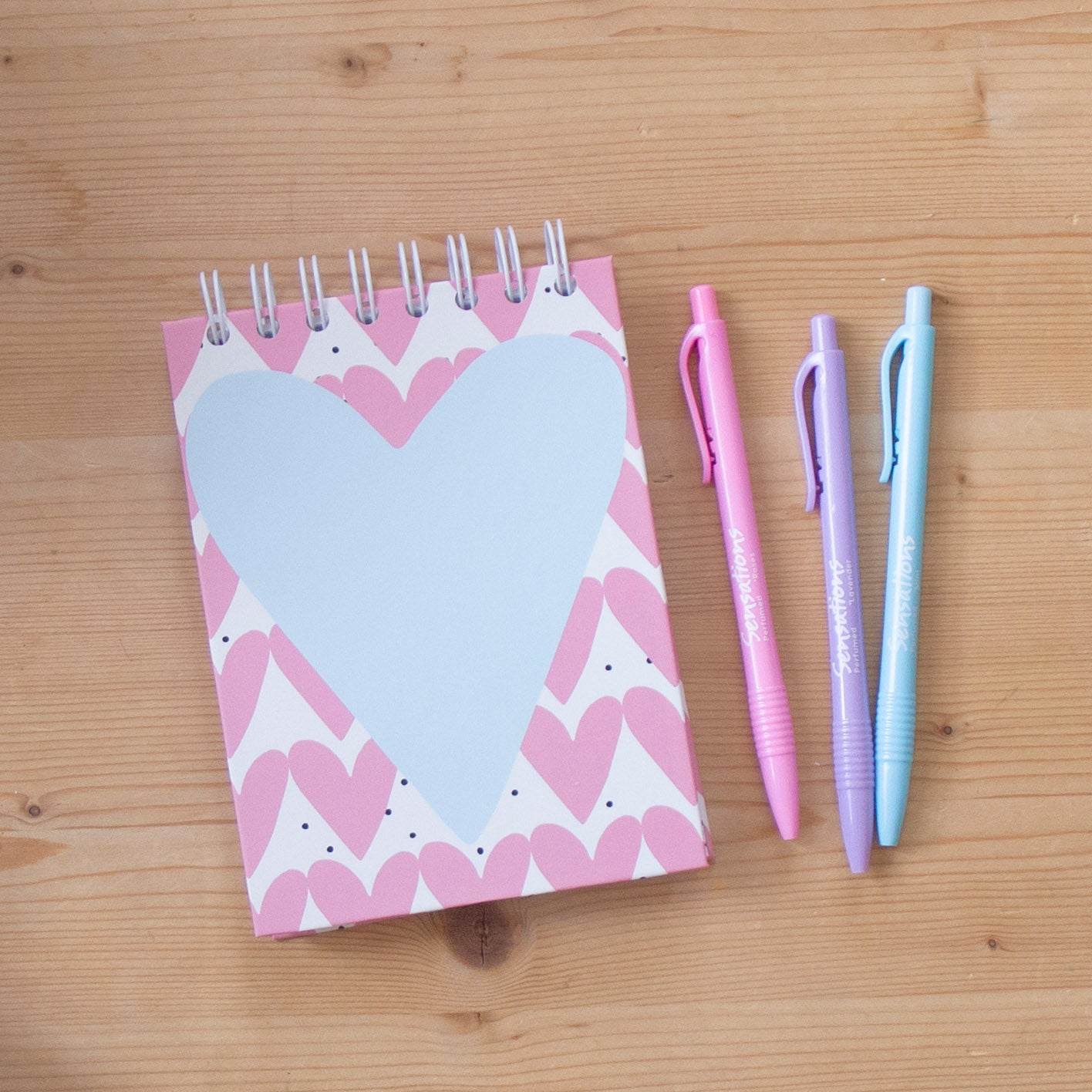 Caderno A6 Argolas Topo Capa Dura PINK HEARTS