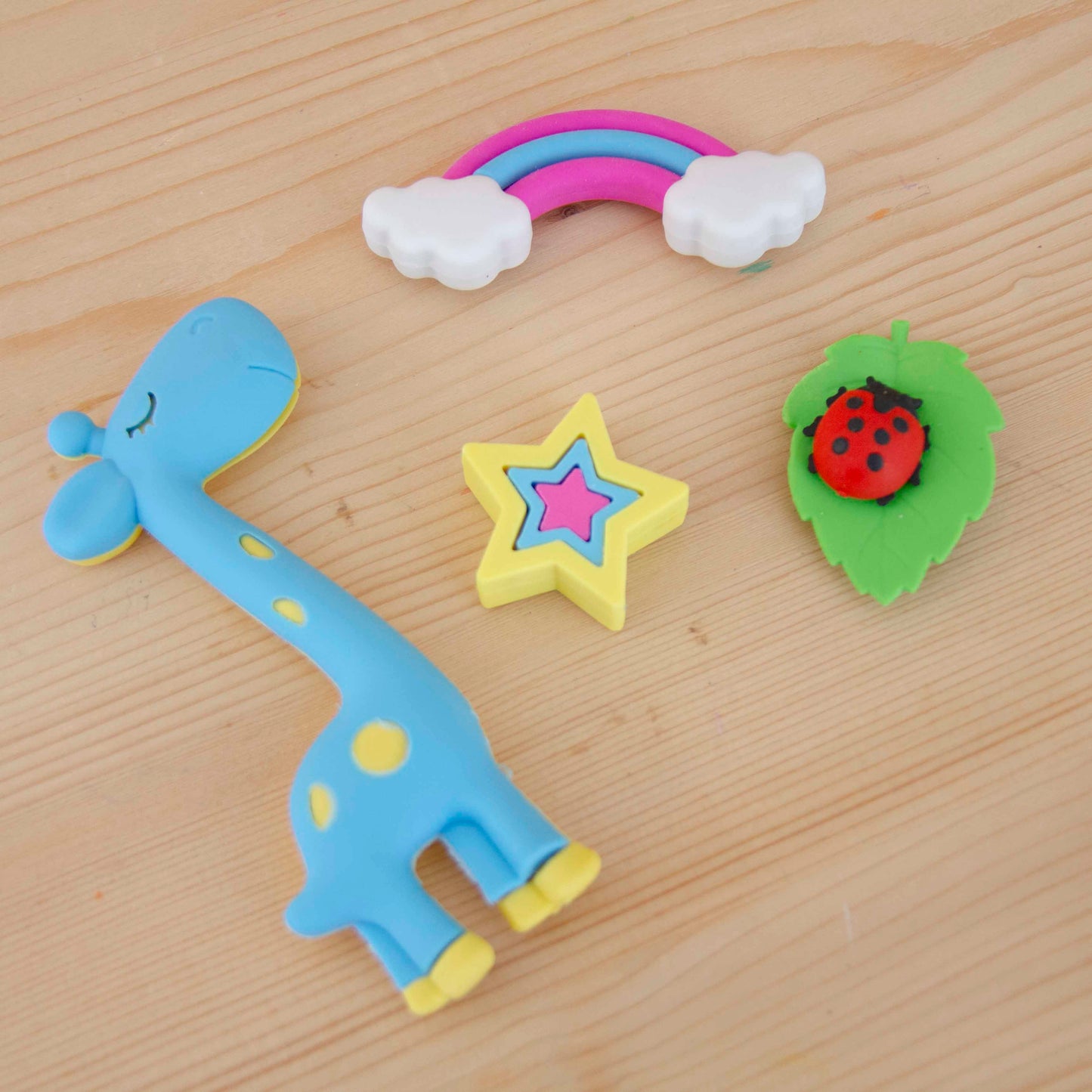 Kit 4 Borrachas Girafa Rainbow