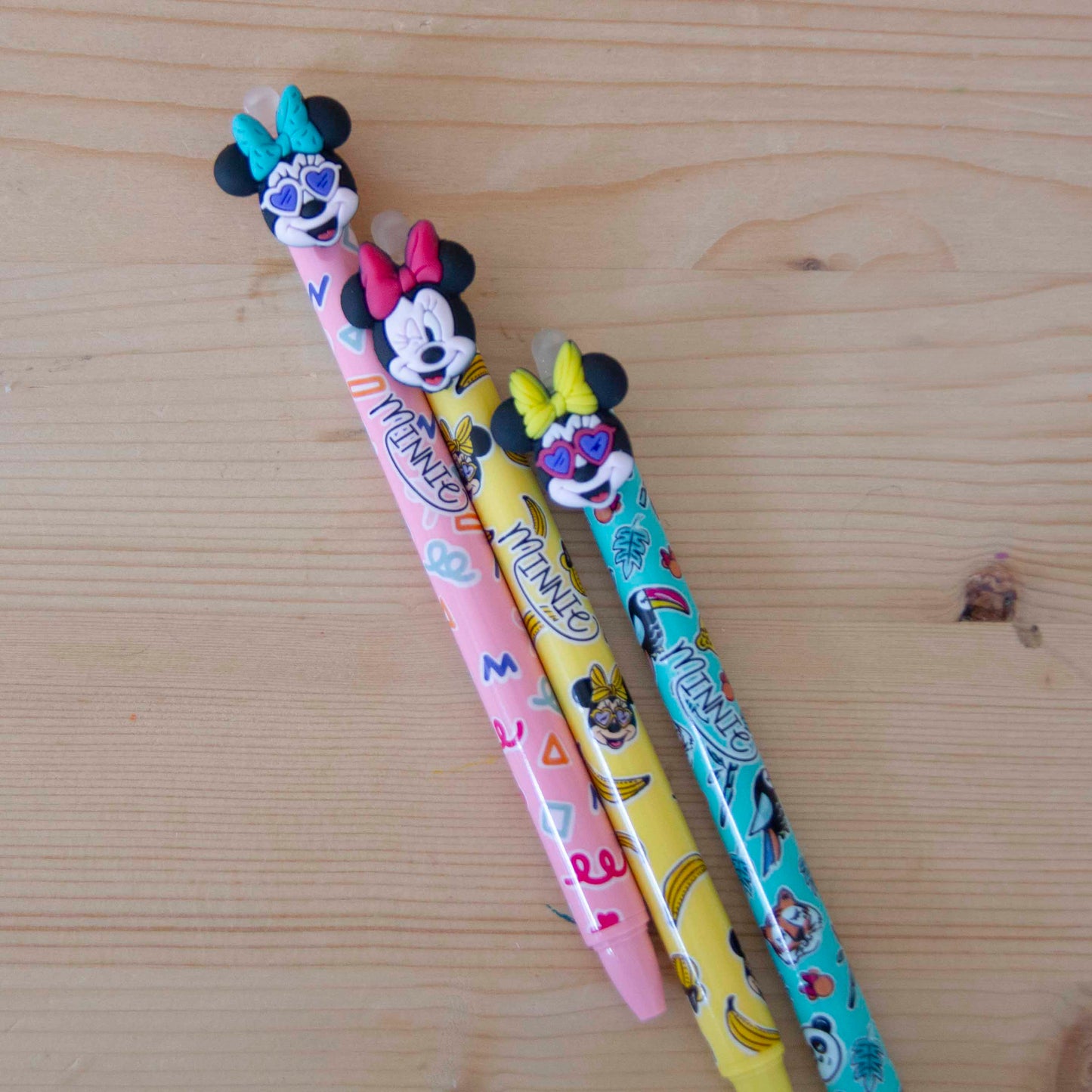 Kit 3 Canetas Apagáveis Minnie Rainbow