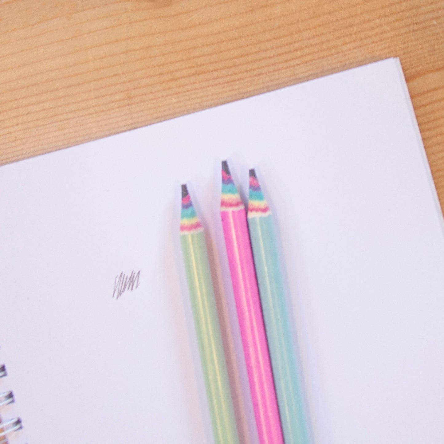 Kit 3 Lápis Simples HB Arco Ìris