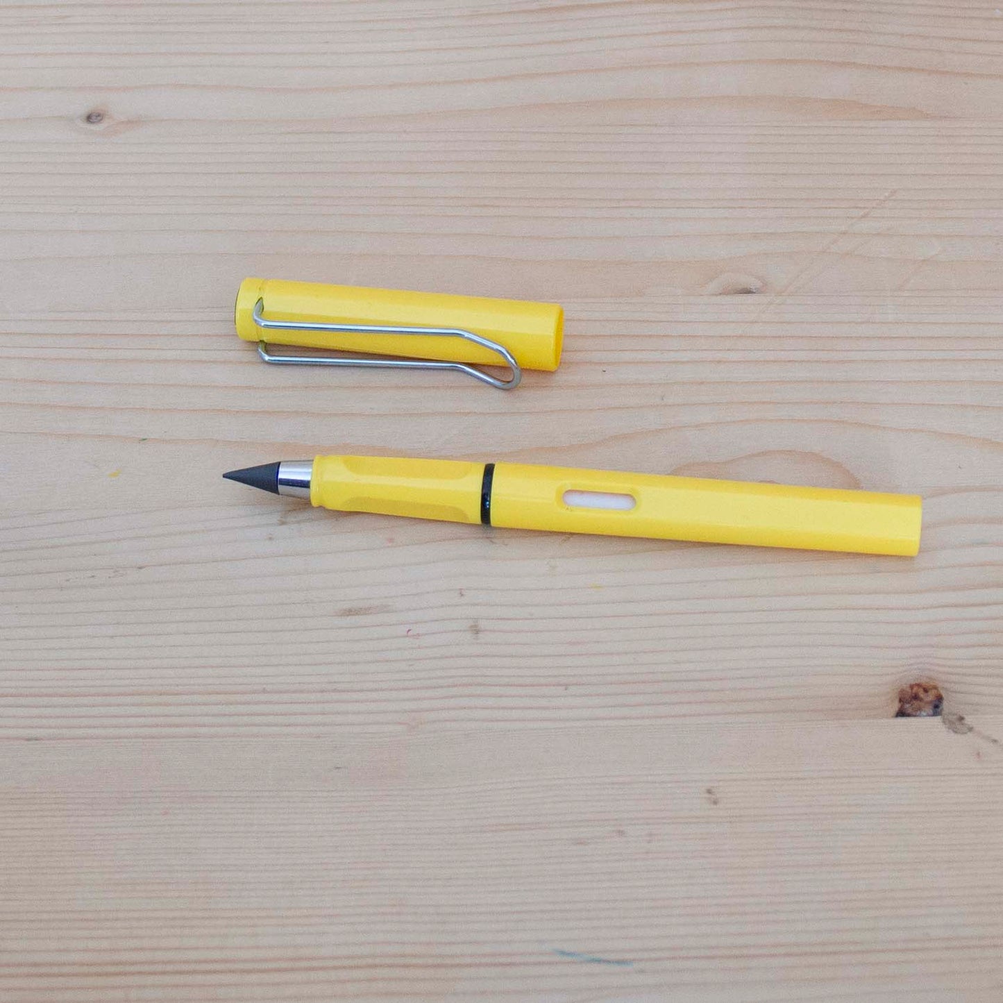 Lápis Infinito (com tampa) Amarelo