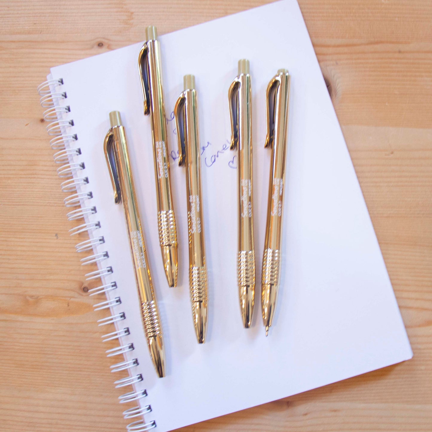 Caneta Newpen Metallic Dourada (escreve azul)