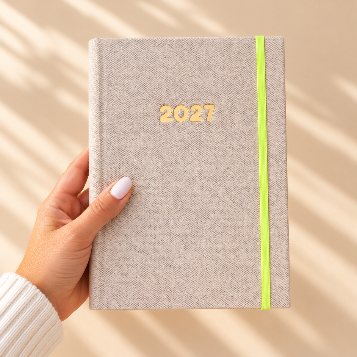 PRÉ-VENDA Agenda A5 Semanal 2027 Tecido 265 (Elástico Neon)