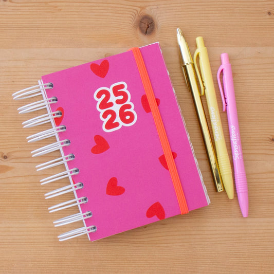 PRÉ-VENDA Agenda A6 Diária 2025/2026 Capa Dura PINK LOVE
