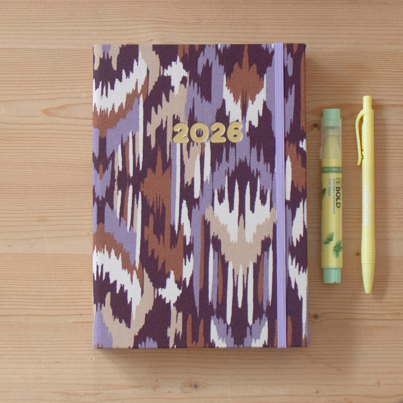 PRÉ-VENDA Agenda A5 Diária 2026 Tecido 1003 Tribal Lilás