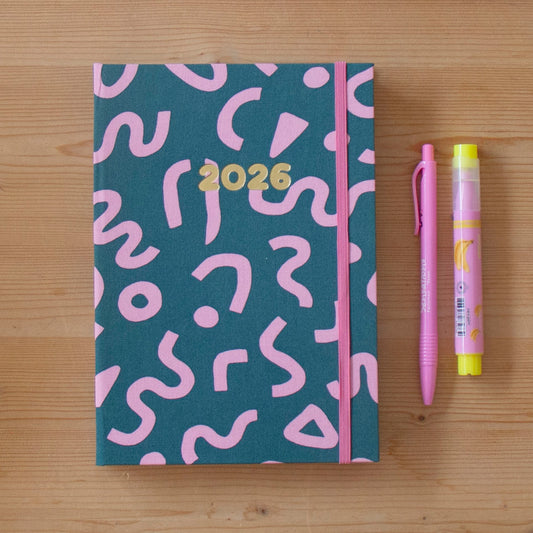 PRÉ-VENDA Agenda A5 Diária 2026 Tecido 1008