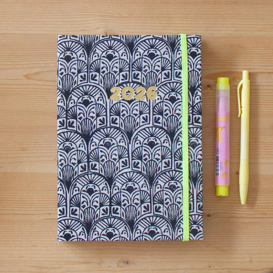 PRÉ-VENDA Agenda A5 Diária 2026 Tecido 1010