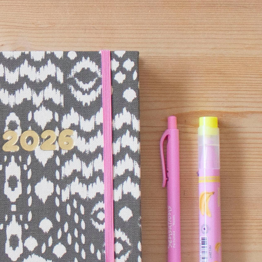 PRÉ-VENDA Agenda A5 Diária 2026 Tecido 1015