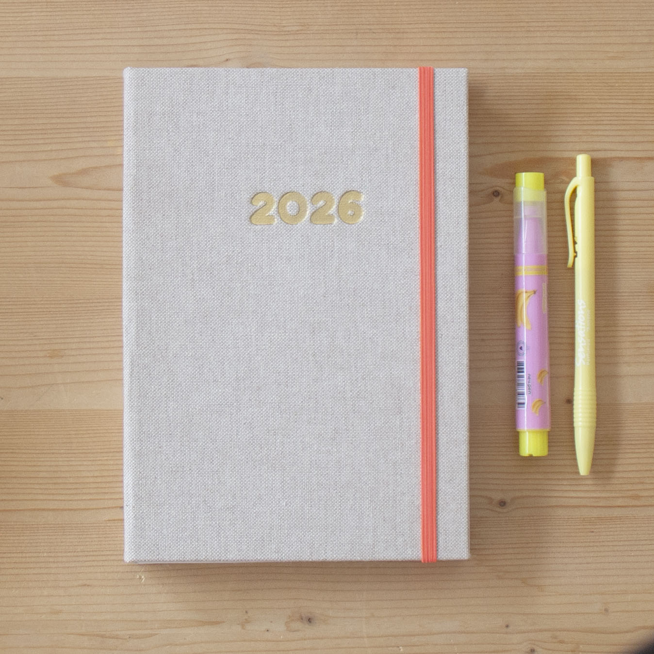 PRÉ-VENDA Agenda A5 Diária 2026 Tecido 265