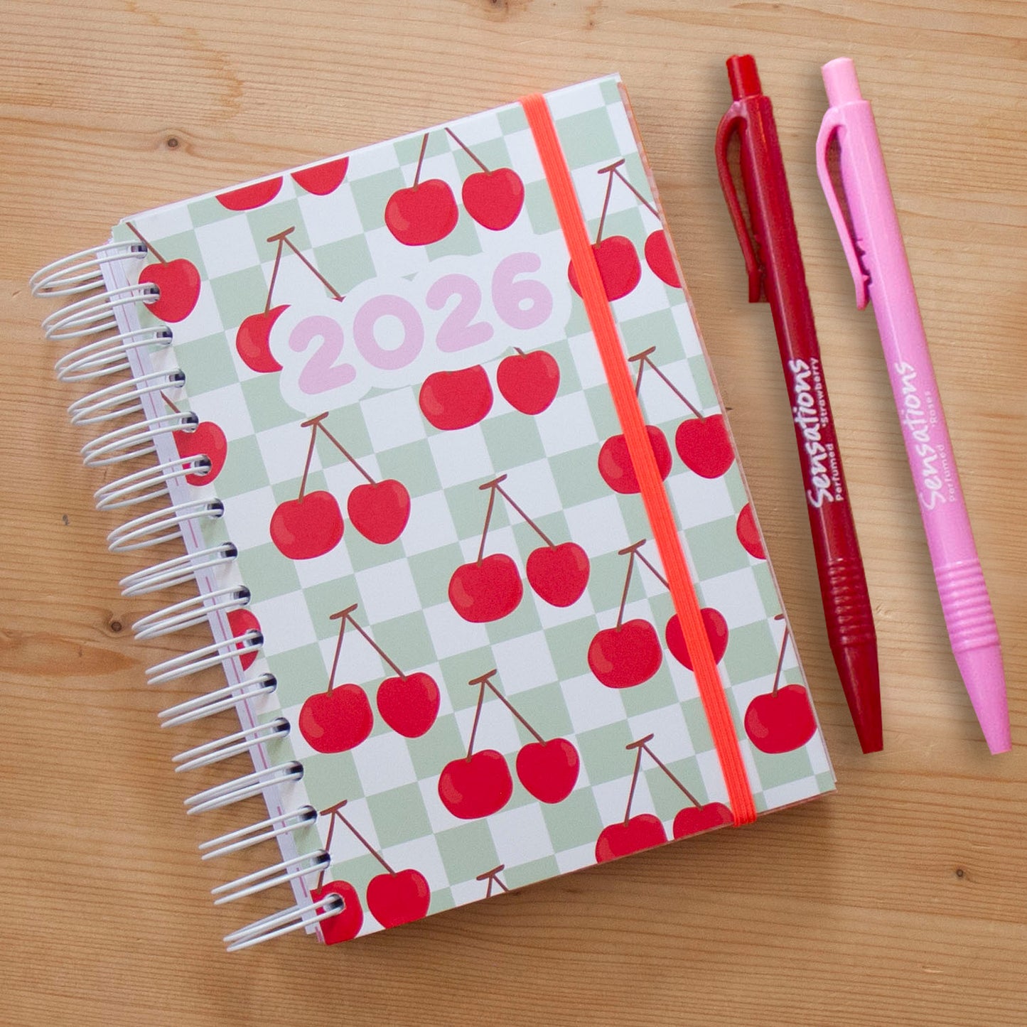PRÉ-VENDA Agenda A6 Diária 2026 Capa Dura CHERRY