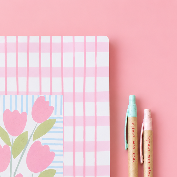 Caderno Agrafado A4 PET Pautado FLOWERS PINK
