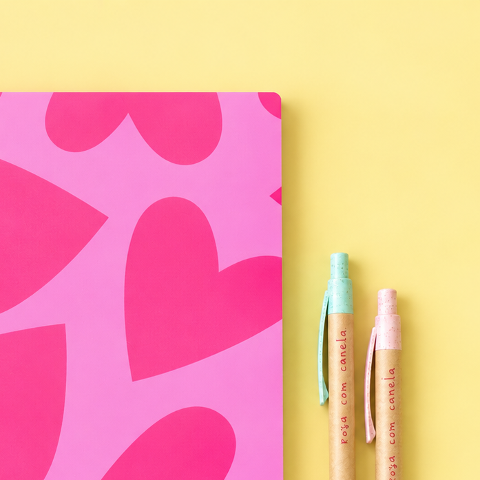 Caderno Agrafado A4 PET Pautado CRAZY PINK HEARTS