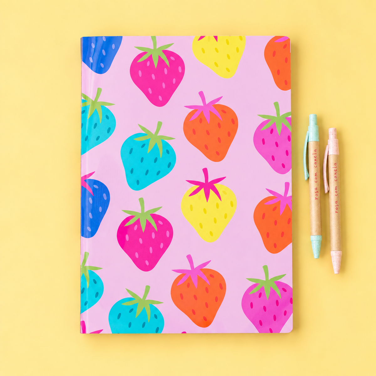 Caderno Agrafado A4 PET Pautado STRAWBERRY