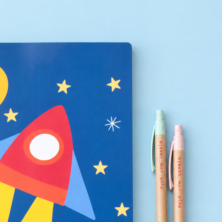 Caderno Agrafado A4 PET Pautado BOY ROCKET