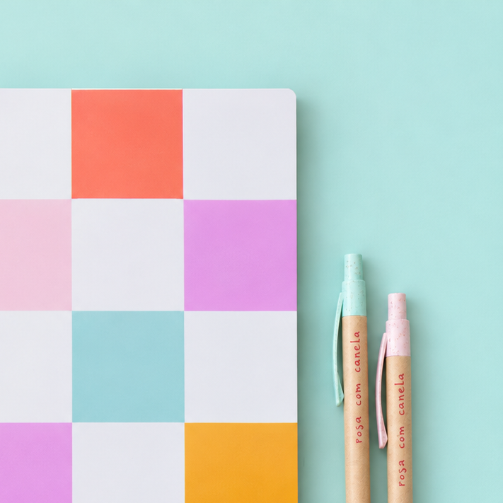 Caderno Agrafado A4 PET Pautado ESSENCE COLORS