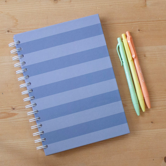 Caderno A5 Capa Dura Pautado (100 FL) BENJAMIM