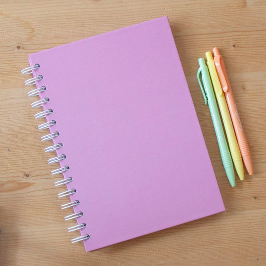 Caderno A5 Capa Dura Pautado (100 FL) PINK