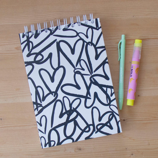 Caderno A5 Argolas Topo Capa Dura BW HEARTS