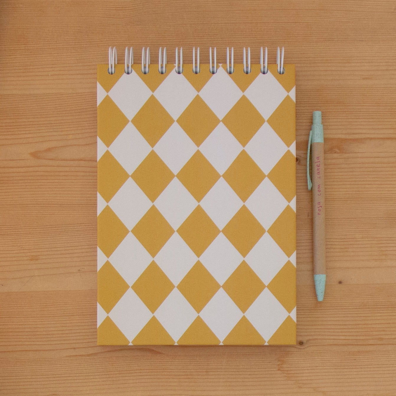 Caderno A5 Argolas Topo (LISO) CLASSIC YELLOW