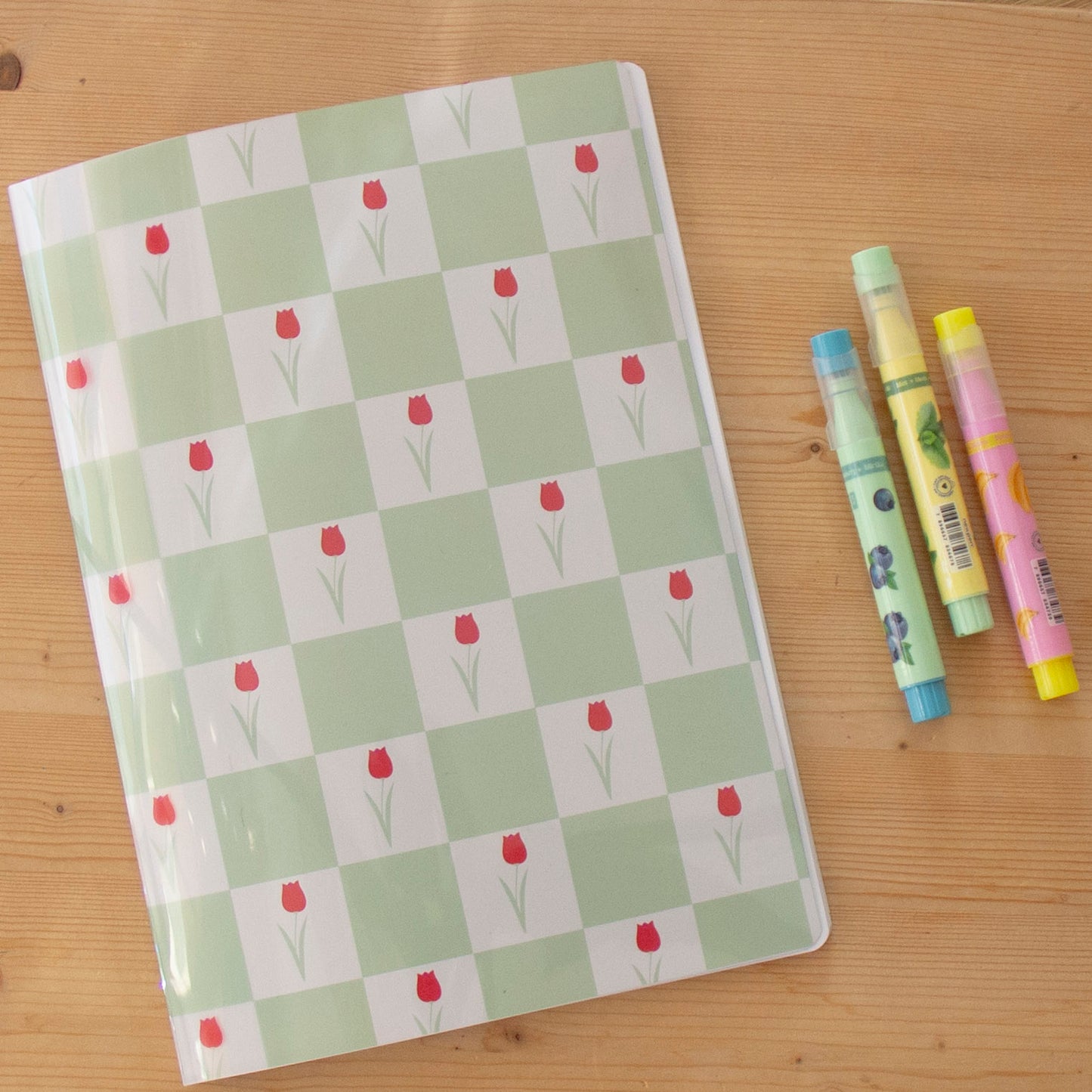 Caderno Agrafado A4 PET Pautado TULIPS