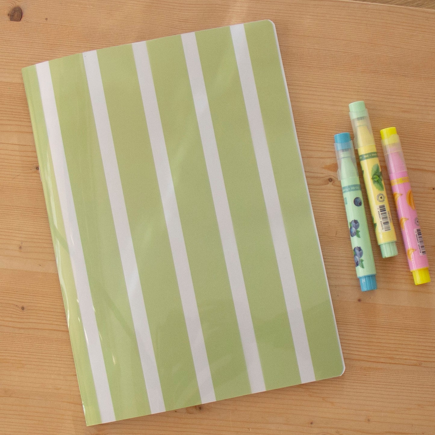 Caderno Agrafado A4 PET Pautado TULIPS