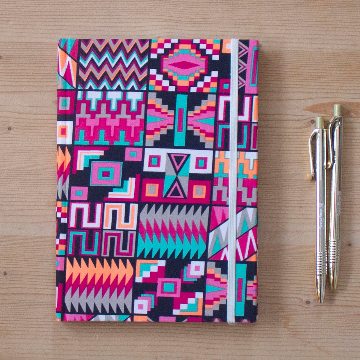 Caderno A5 tecido TRIBAL NEON