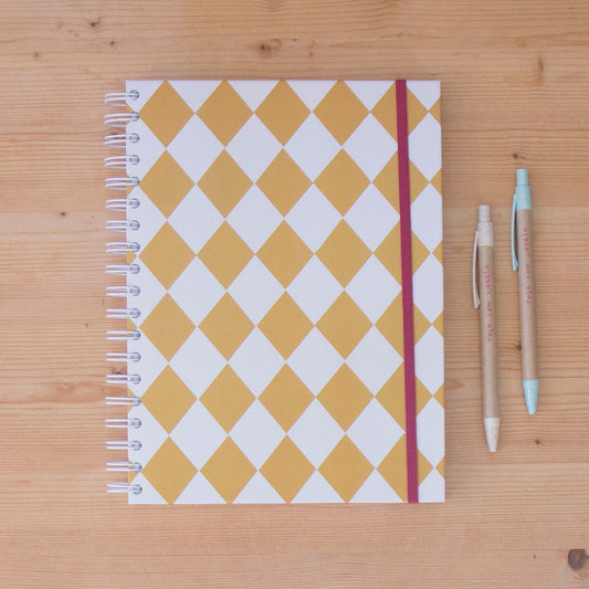 Caderno 17 x 24,5 cm (PAUTADO) CLASSIC YELLOW