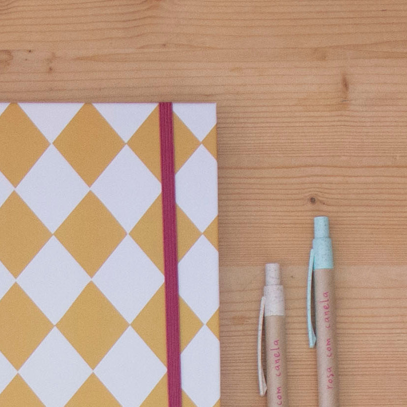 Caderno 17 x 24,5 cm (PAUTADO) CLASSIC YELLOW