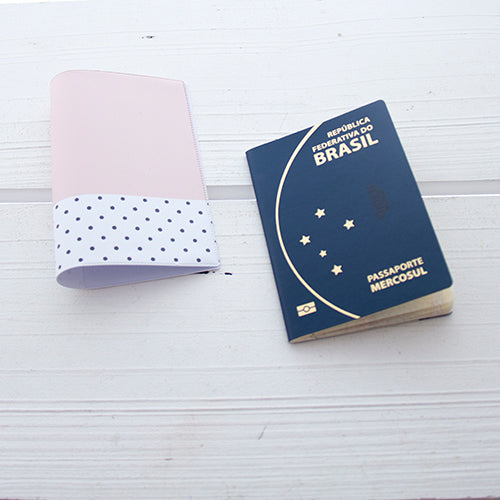 Capa de Passaporte Pink Pantone