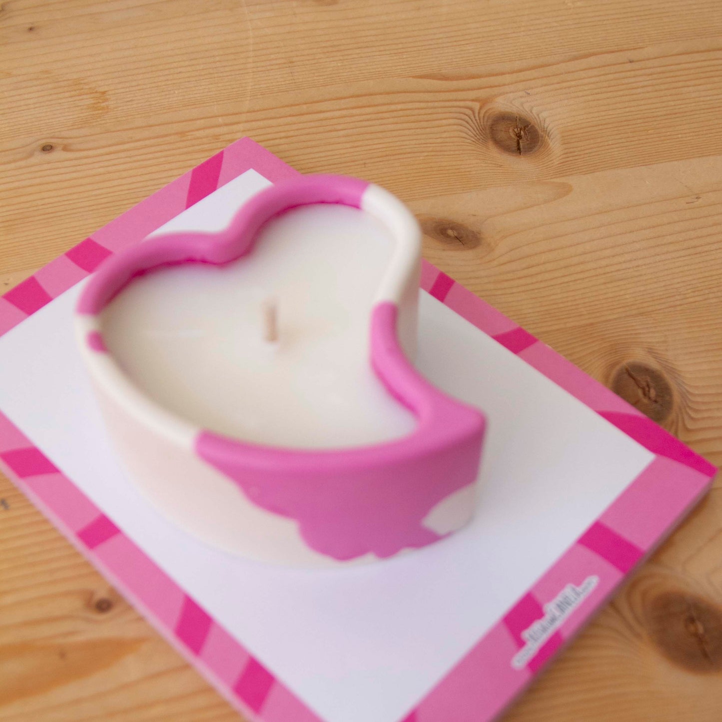 Vela Perfumada Coração Rosa (Cheesecake de Framboesa)