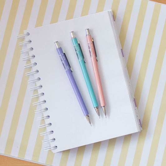 Kit 3 Lapiseiras Deli (0,7 mm)