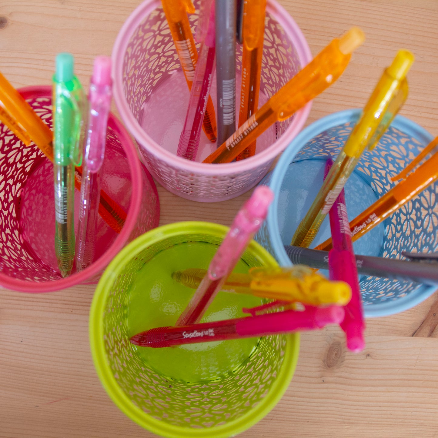 Porta Canetas Metálico Redondo ROSA CLARO